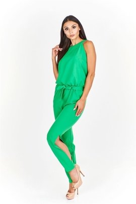 Kombinezon z wiązaniem w pasie i rozcinanymi nogawkami